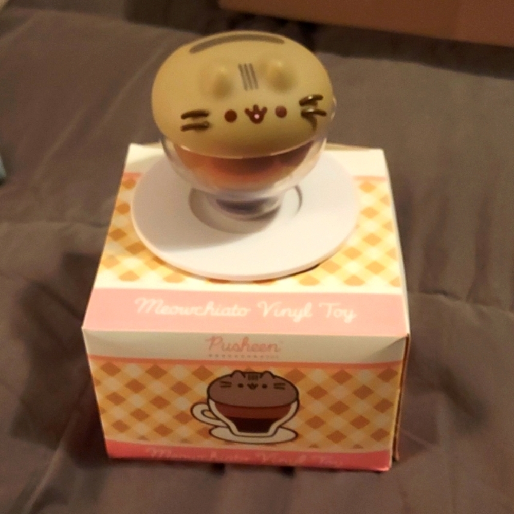 PUSHEEN LIMITED Edition Vinyl collectors item- "Meowcchiato". New in box